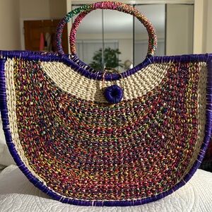 Beautiful tote made of Paja Toquilla 100% straw weaved -made in Ecuador